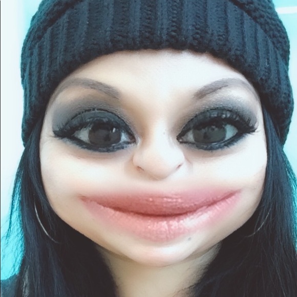 Meet your Posher, Gaby - Picture 1 of 1